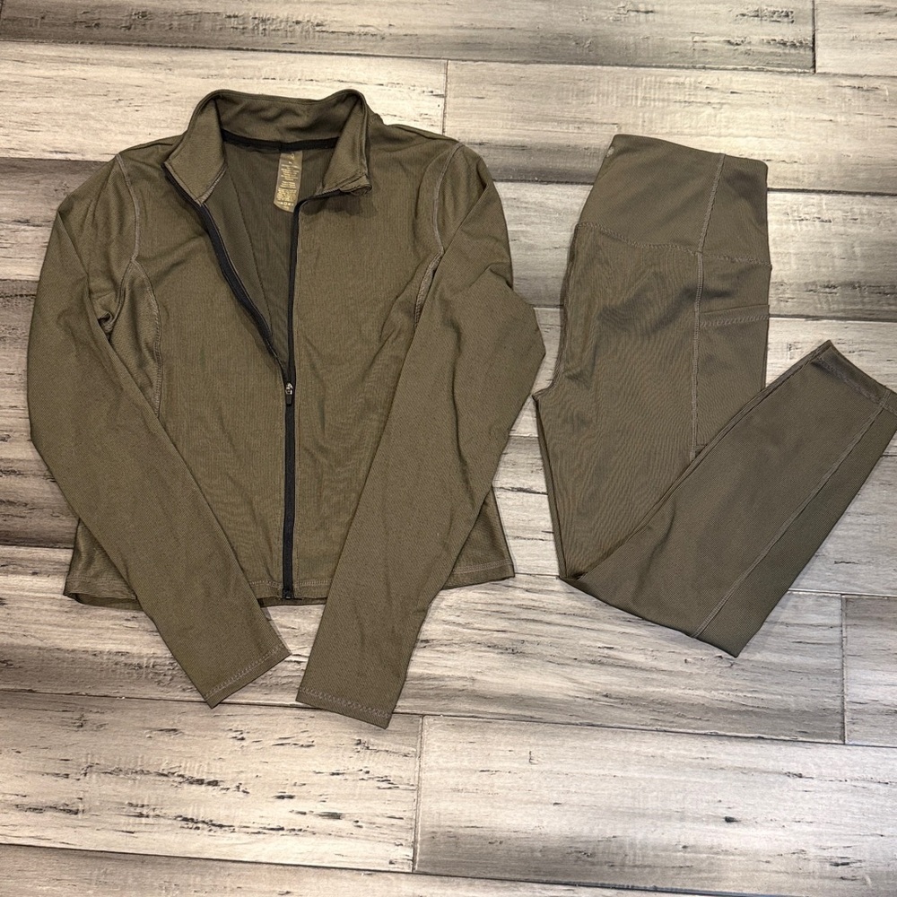 NWOT, set Olive Green